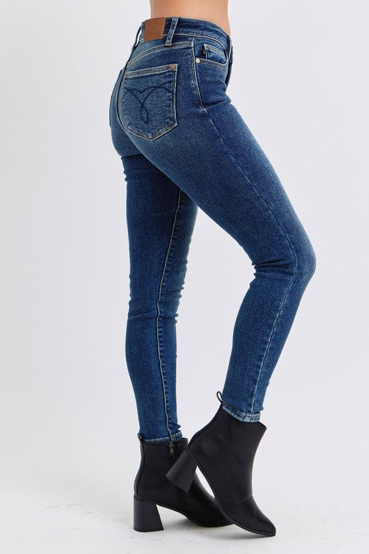 Judy Blue Full Size Mid-Rise Waist Skinny Jeans with Pockets | Hanalas