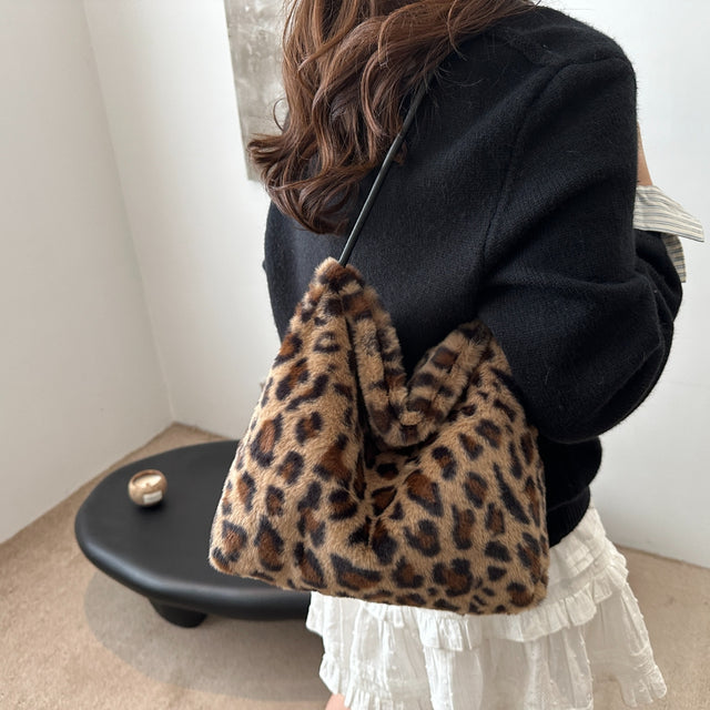 Leopard Furry Shoulder Bag | Hanalas