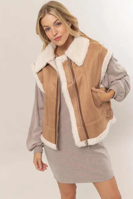 HYFVE Fur-Contrast Zip Up Suede Vest | Hanalas