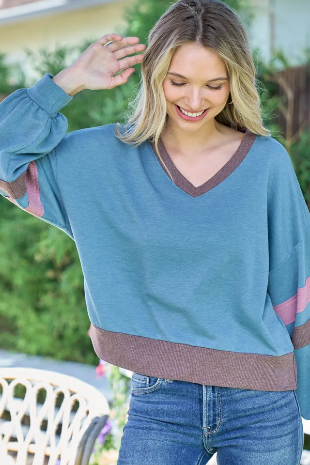 Hailey & Co Color Block V-Neck Cropped sweatshirt Trendsi Hanalas