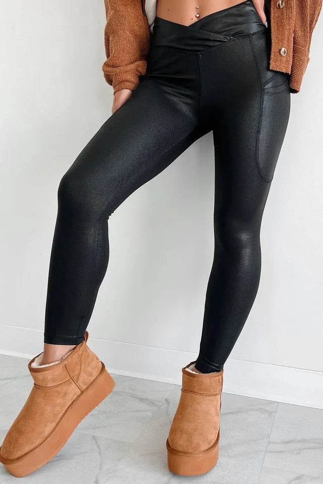 Pocketed V-Cut Waist Leggings Trendsi Hanalas