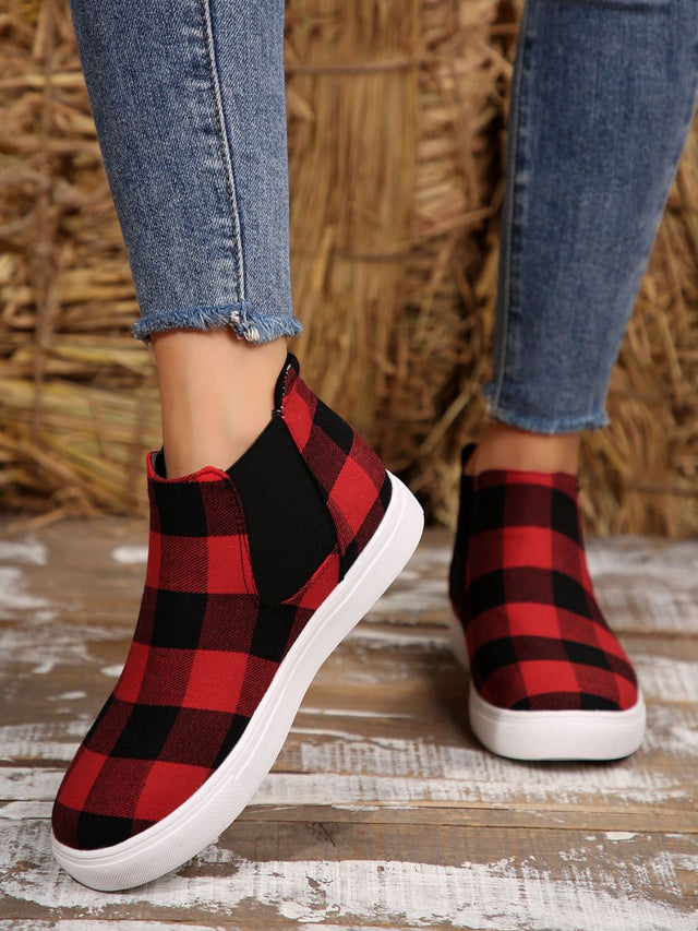 Round Toe Flat Sneakers | Hanalas