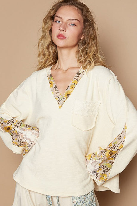 POL Lace Detail Flower Printed V-Neck Knit Top | Hanalas