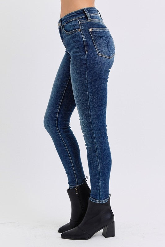 Judy Blue Full Size Mid-Rise Waist Skinny Jeans with Pockets | Hanalas