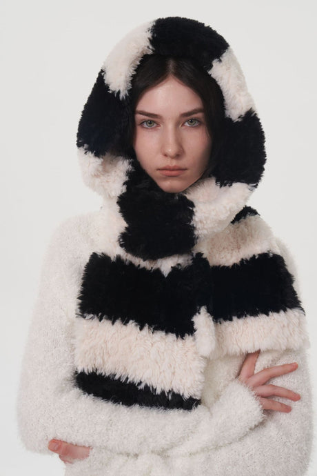 Fuzzy Contrast Striped Scarf | Hanalas